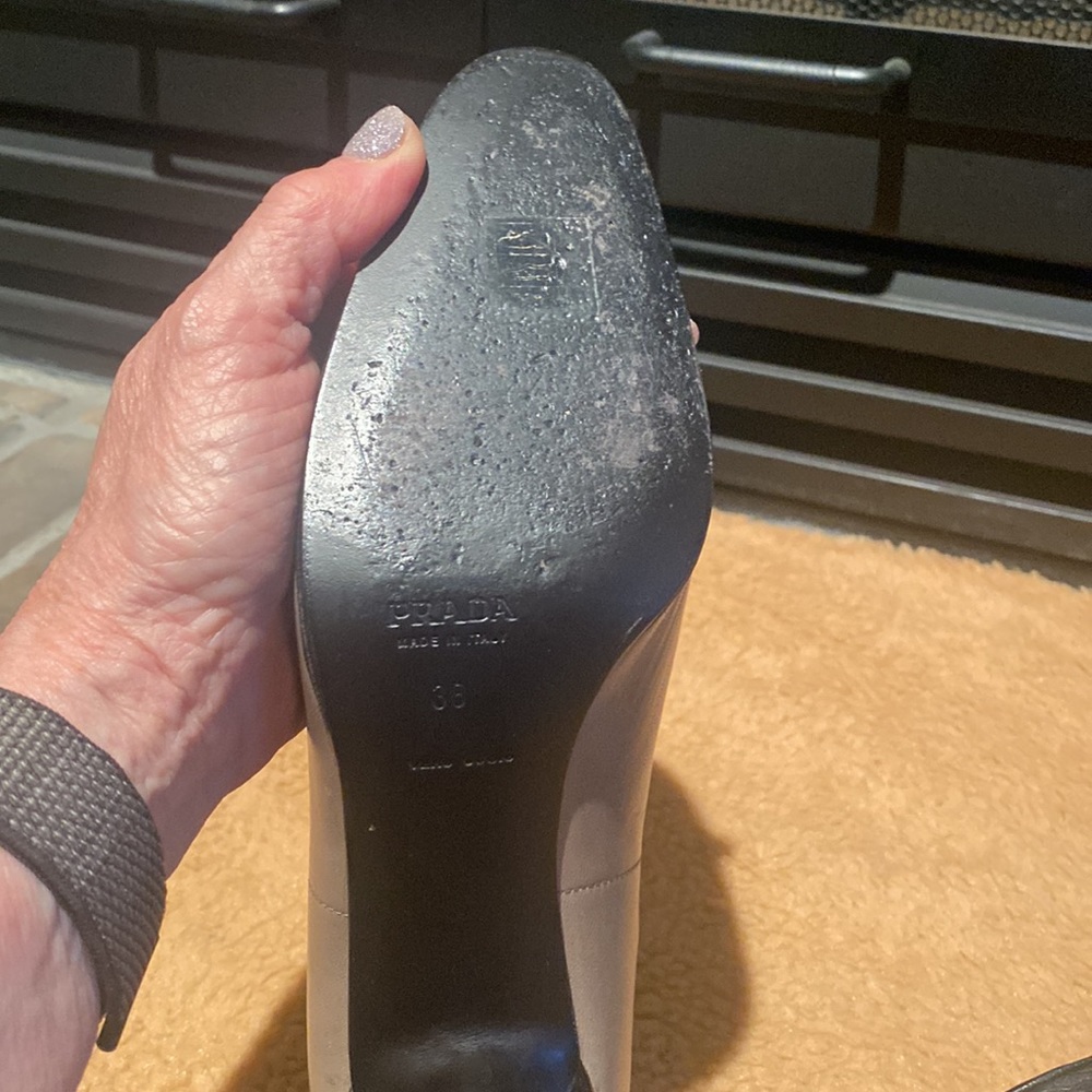 Classic Prada Mary Jane Heeled Shoes Size 38. Excellent Condition. Worn Once. - Picture 7 of 8